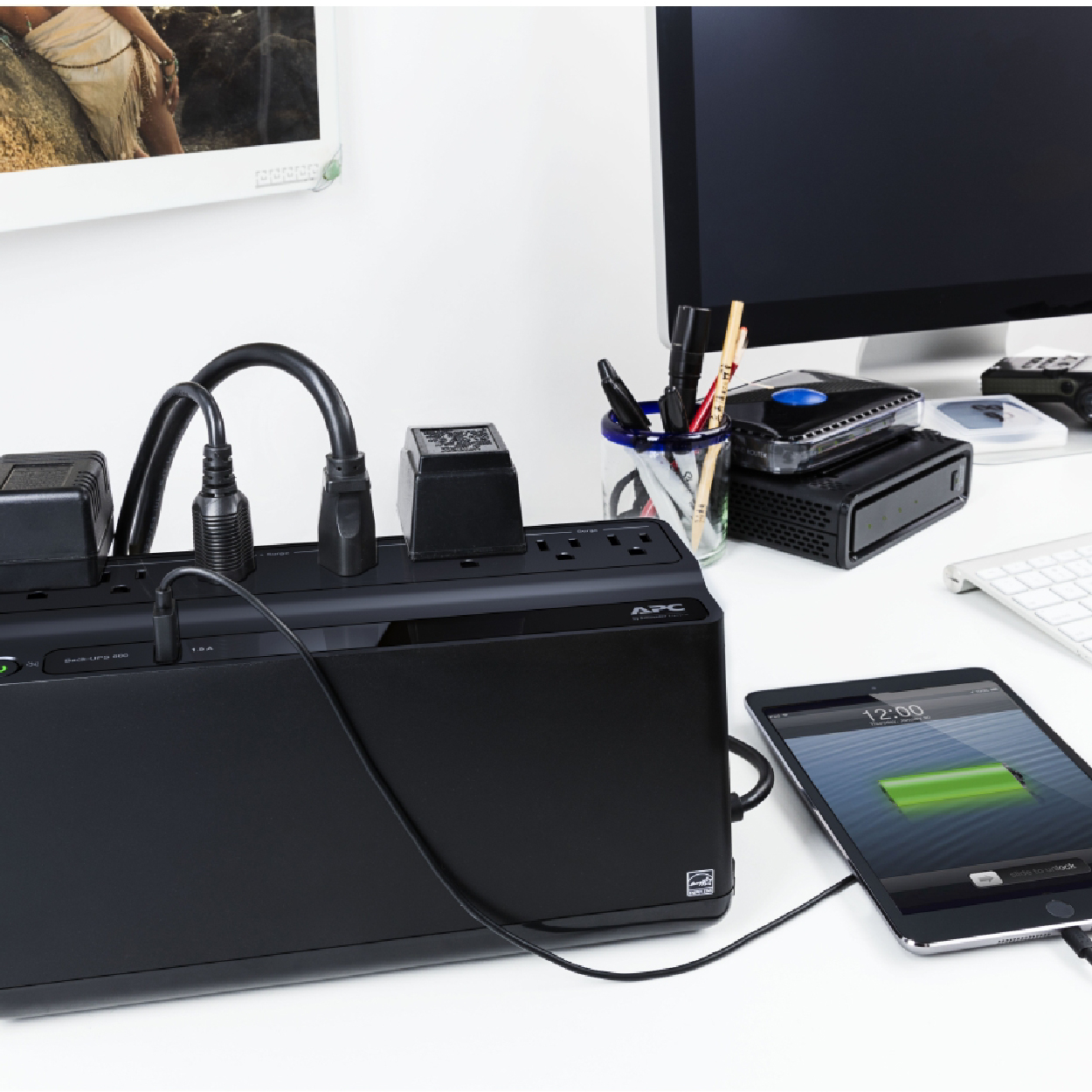 Back-UPS BE600M1 de APC, 600 VA - Imagen 4